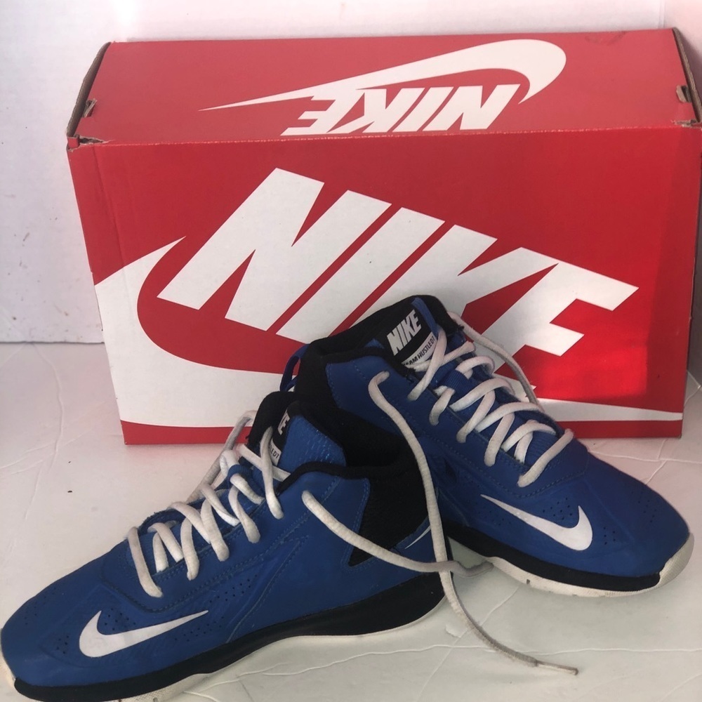 Nike Team Hustle D7 for youth